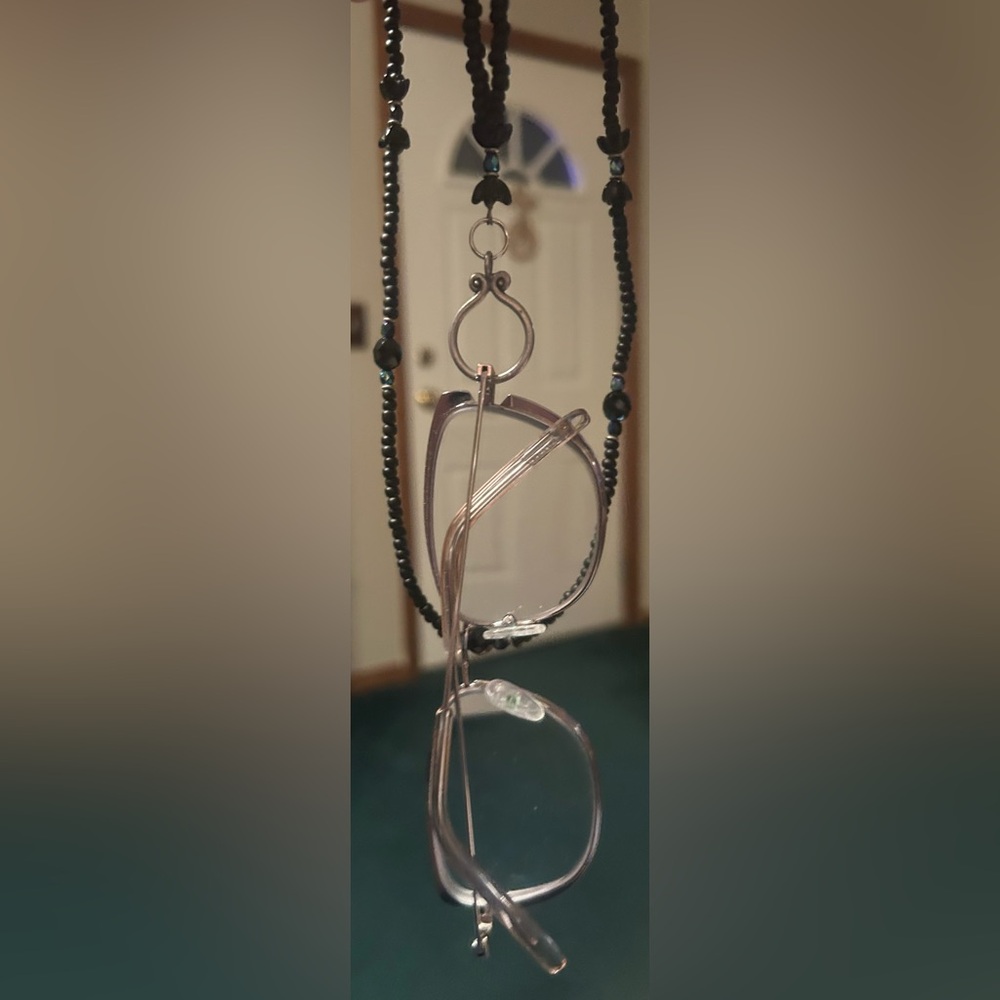 Black and Iridescent Beaded Eyeglass Holder/Lanyard Necklace (glasses not incld) - Picture 3 of 6